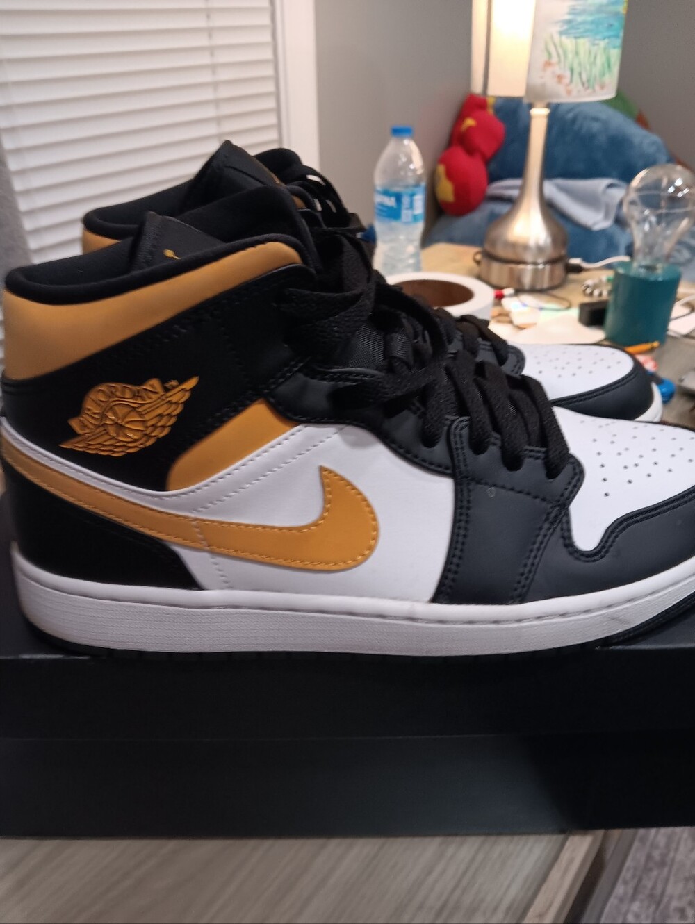 Jordan 1 Pollen White And Black